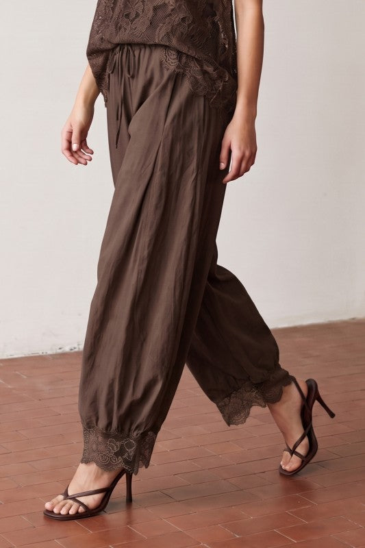 Barrel Lace Chocolate Pants