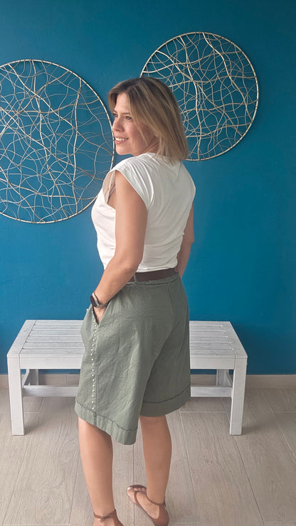 The Perfect Summer Bermudas