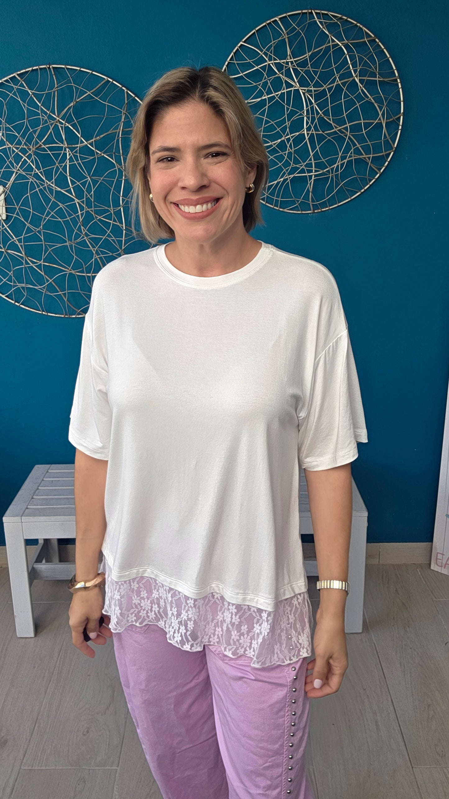 White T-shirt With Lace Detail